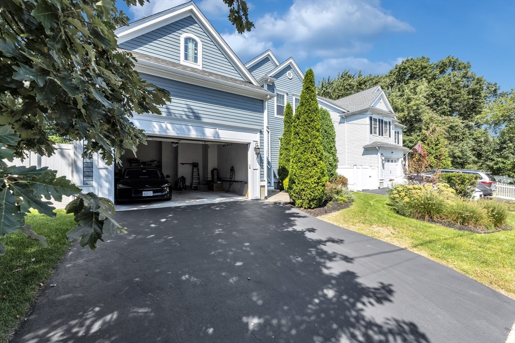 90 Crosstown Ave