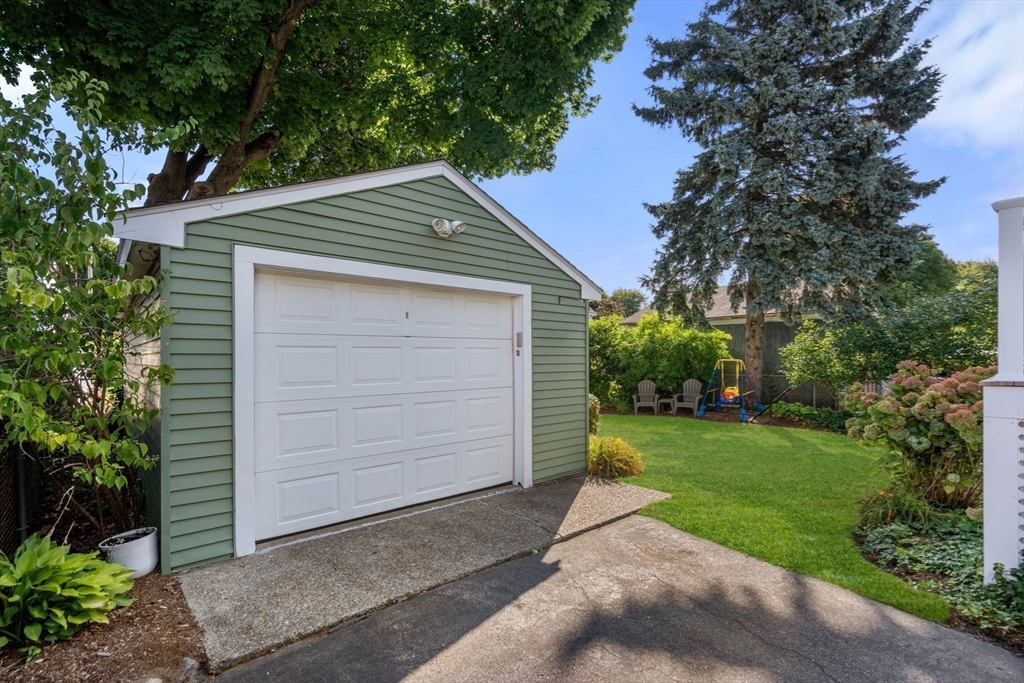 16 Mascoma St