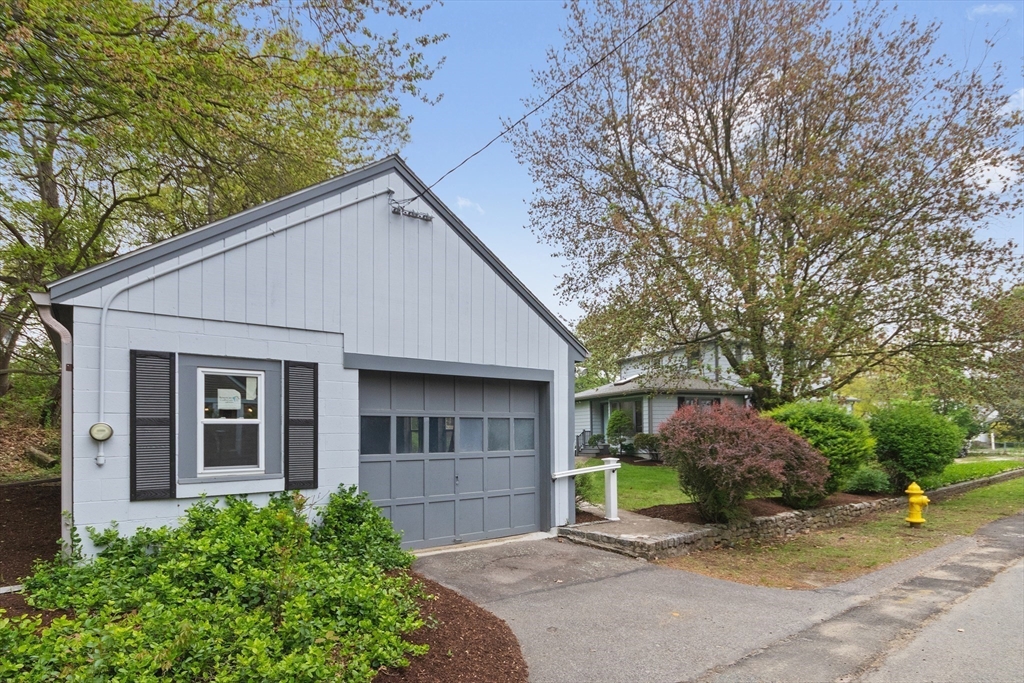 27 Locust St