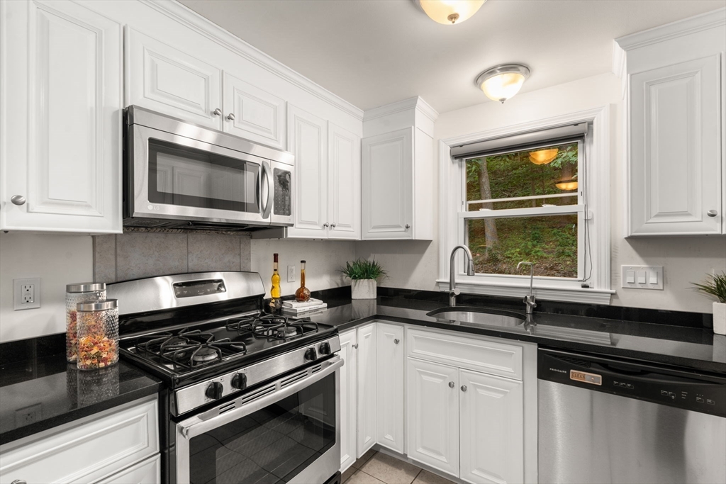 37-39 Thurston Rd # 1