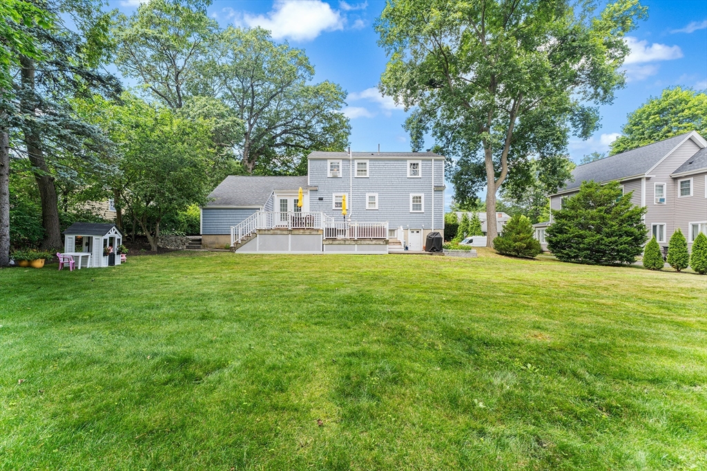 22 Sanderson Ave