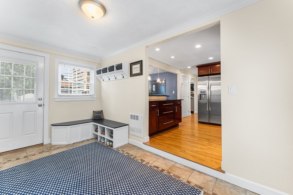 22 Sanderson Ave