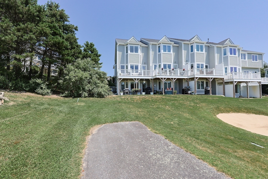 539 White Cliff Dr. Unit: End