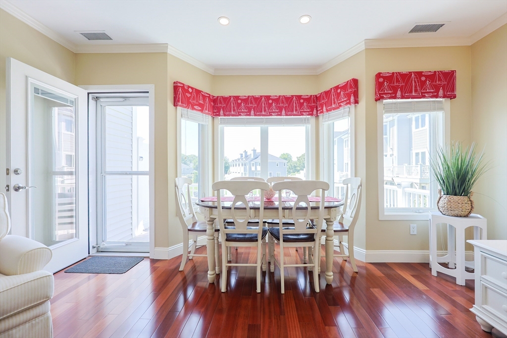 539 White Cliff Dr. Unit: End