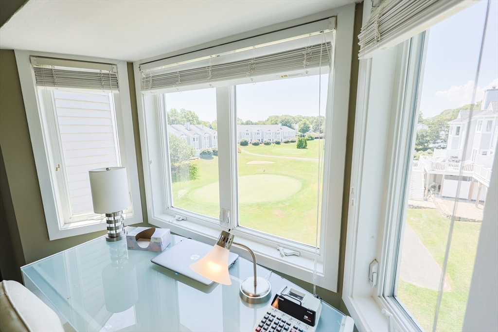 539 White Cliff Dr. Unit: End