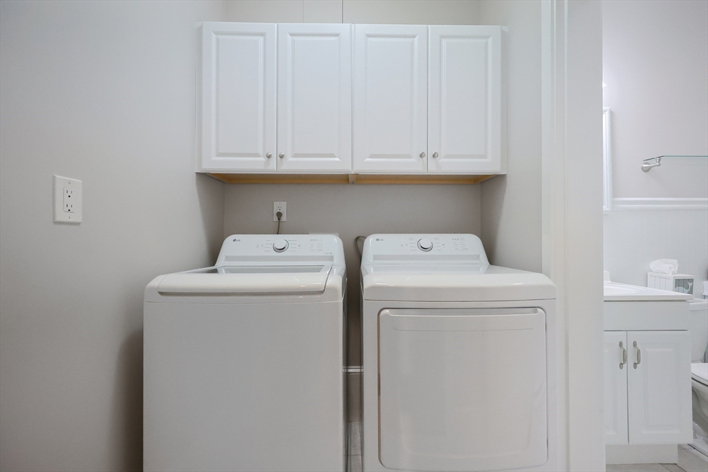 539 White Cliff Dr. Unit: End