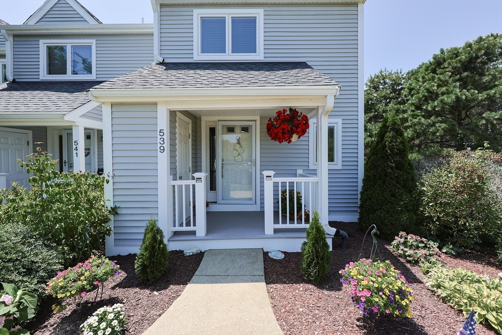 539 White Cliff Dr. Unit: End