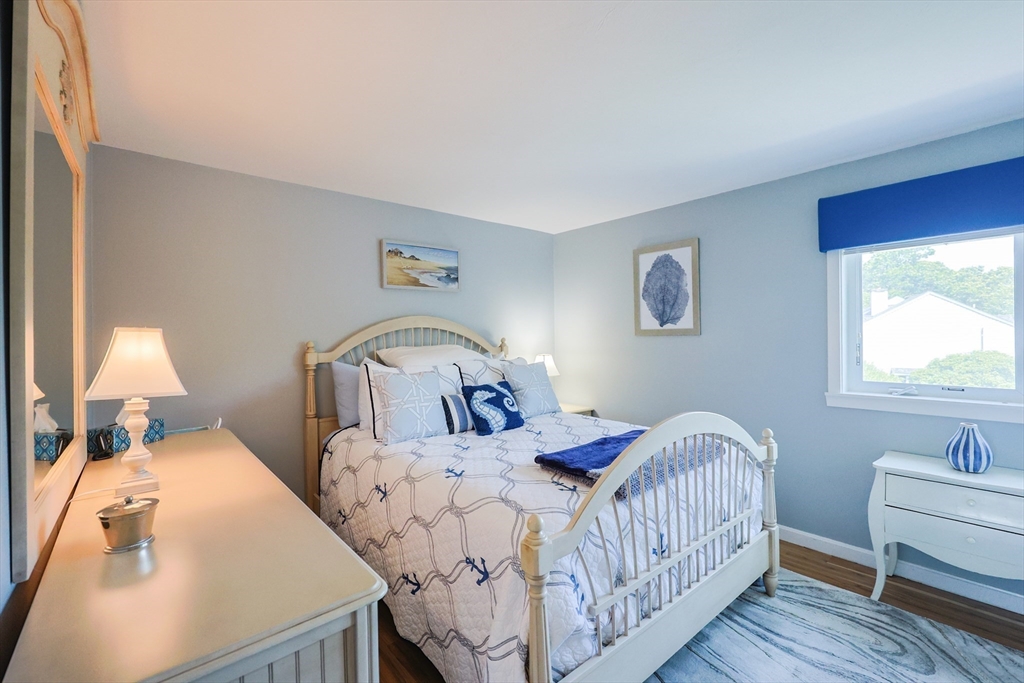 539 White Cliff Dr. Unit: End