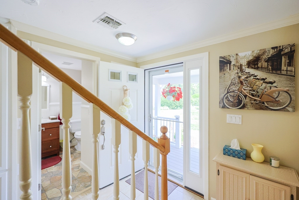 539 White Cliff Dr. Unit: End