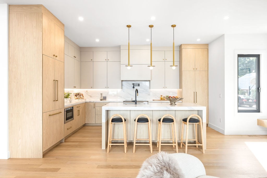 1597 Centre St. Unit: Front