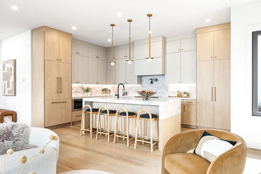 1597 Centre St. Unit: Front
