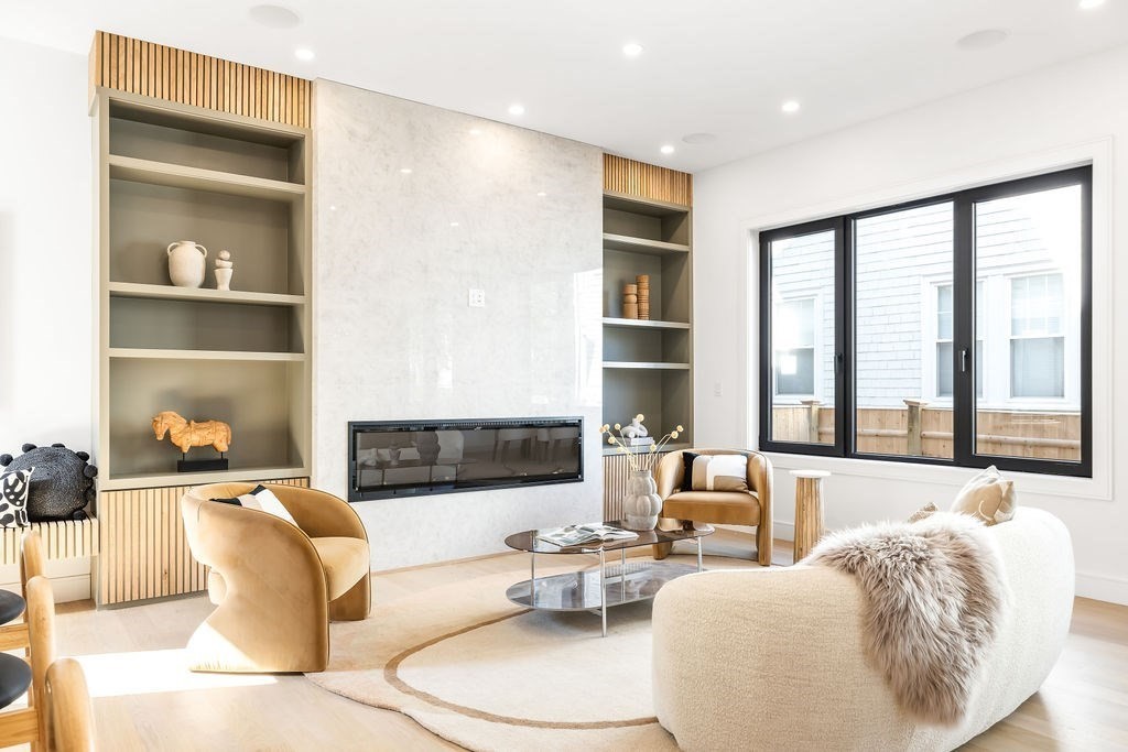 1597 Centre St. Unit: Front