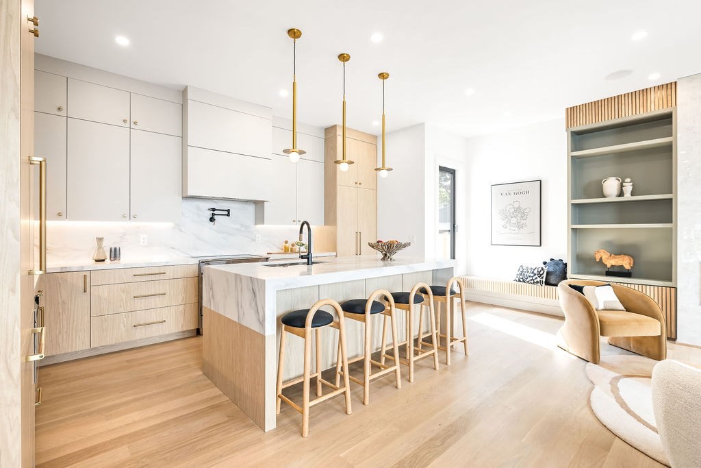 1597 Centre St. Unit: Front