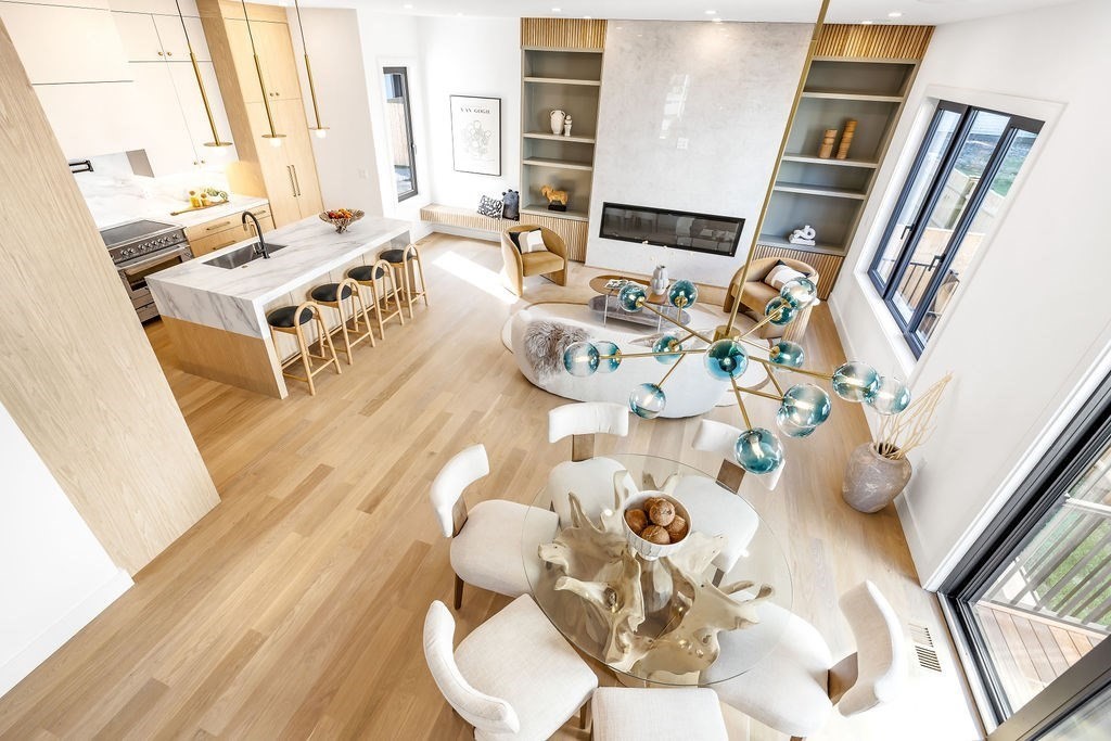 1597 Centre St. Unit: Front