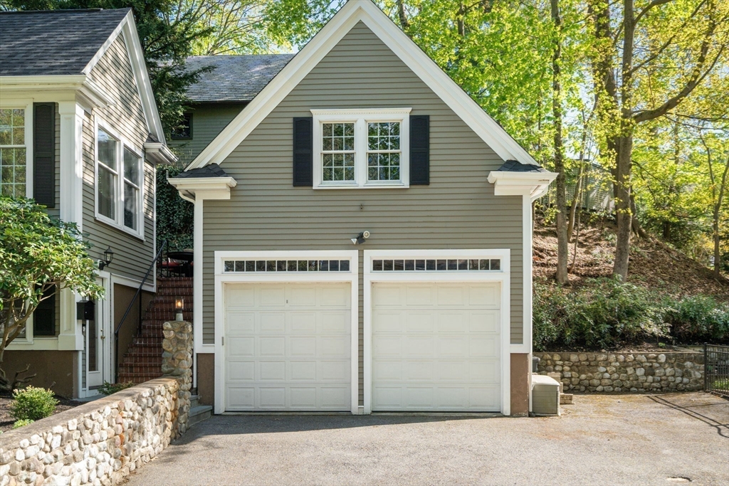 110 Avalon Rd