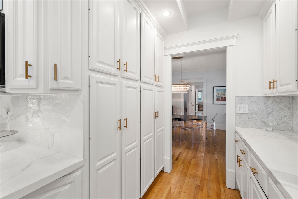 110 Avalon Rd