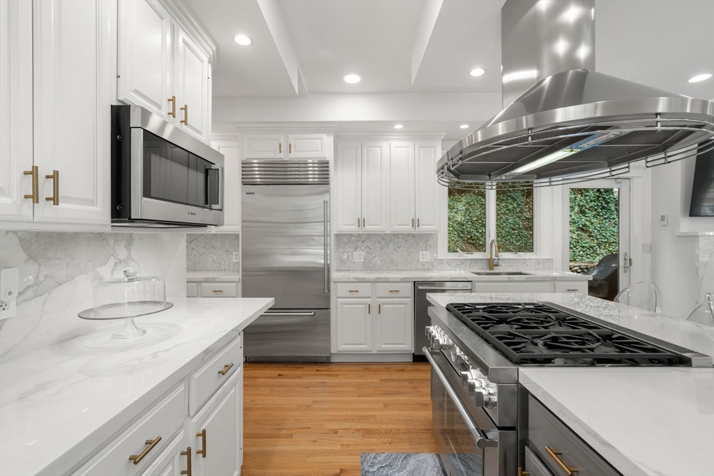 110 Avalon Rd