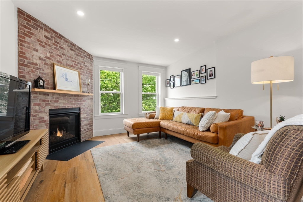 41-43 Elliot St # 2