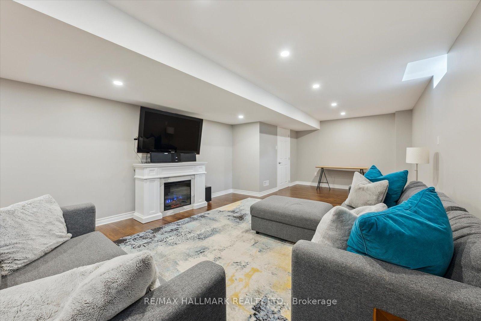37 Maplebank Crescent, Whitchurch-Stouffville