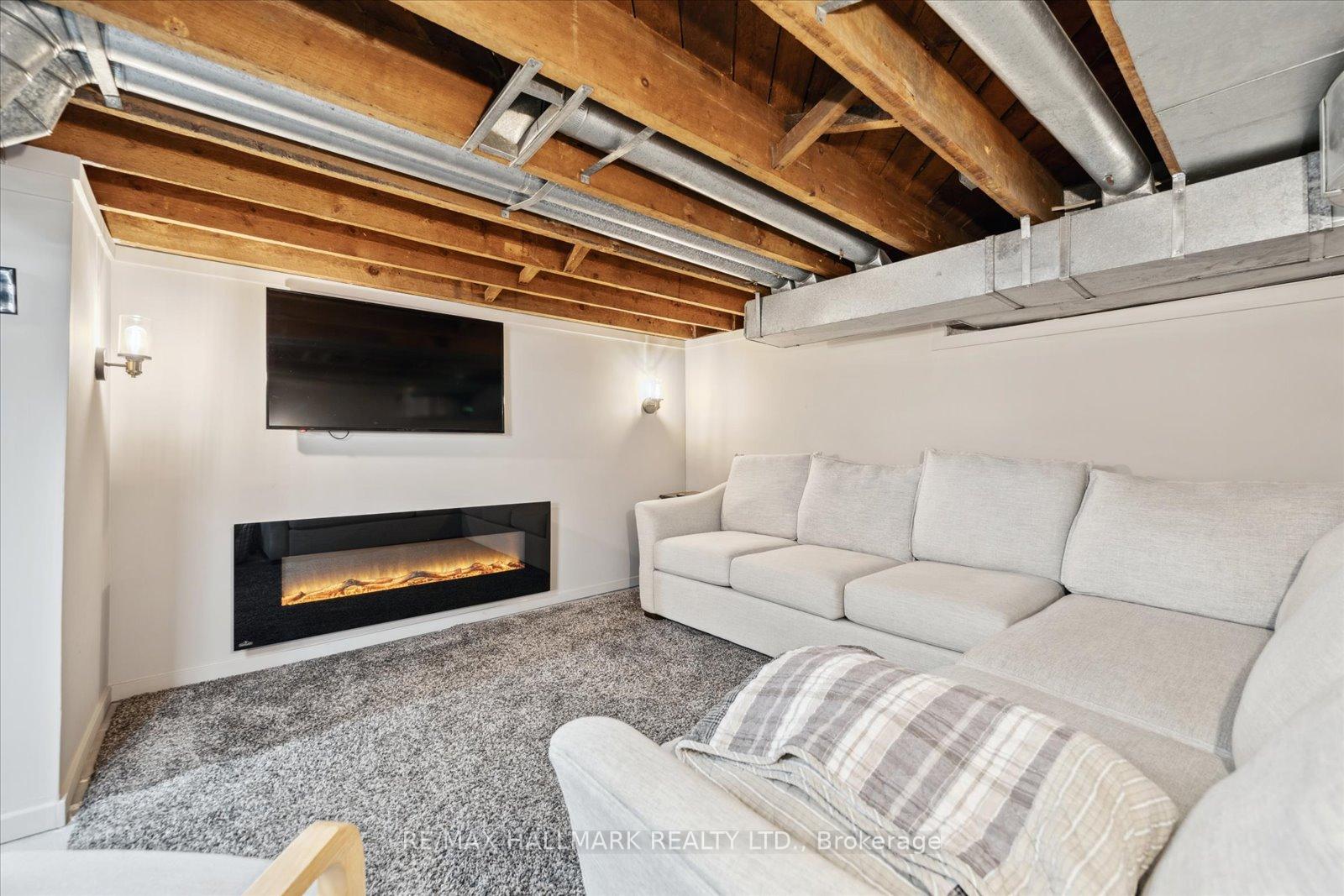 6499 Main Street, Whitchurch-Stouffville