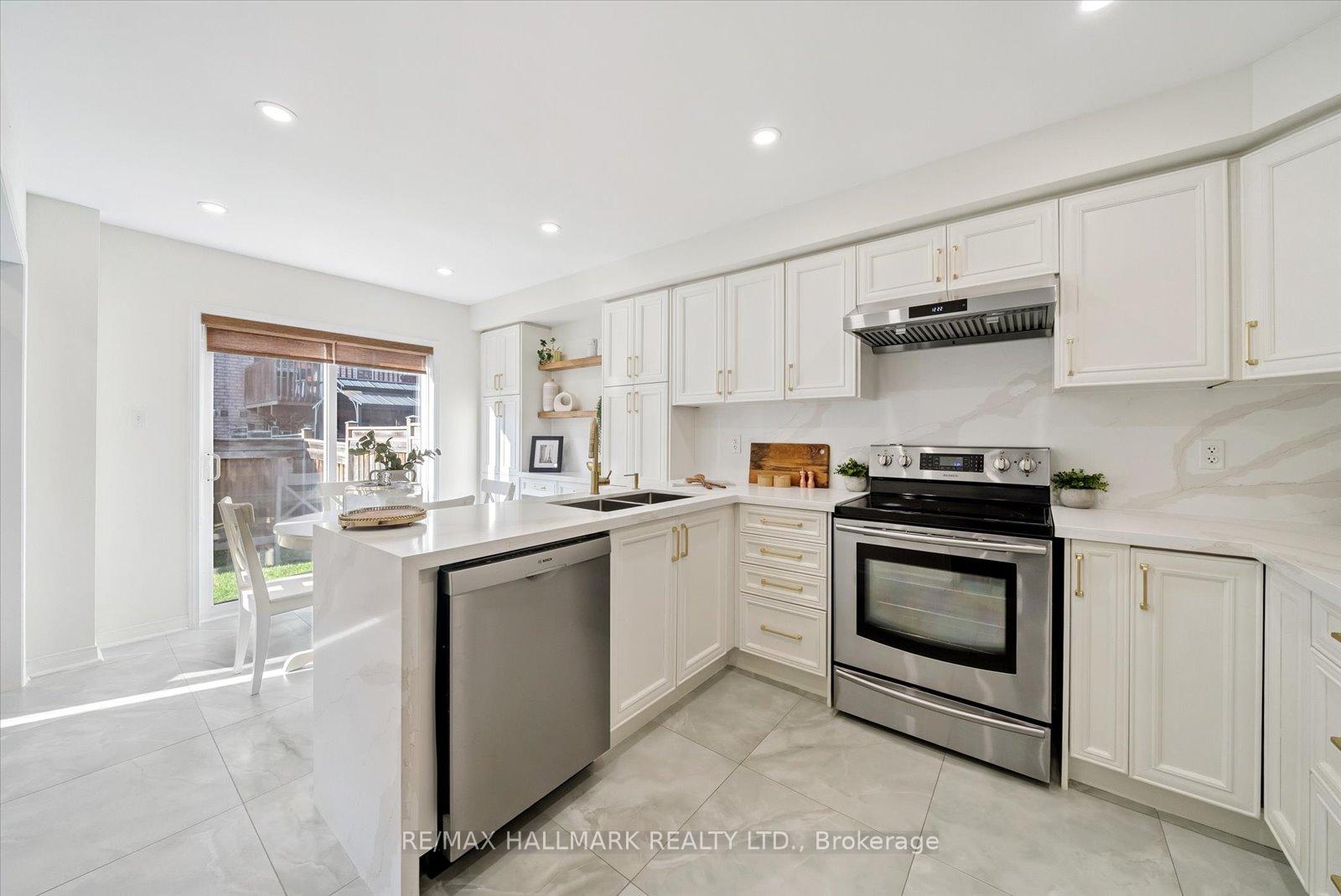 8 Westcliffe Crescent