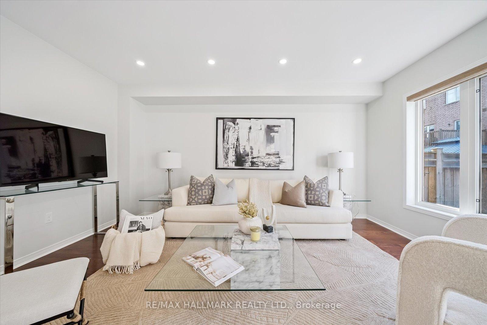 8 Westcliffe Crescent