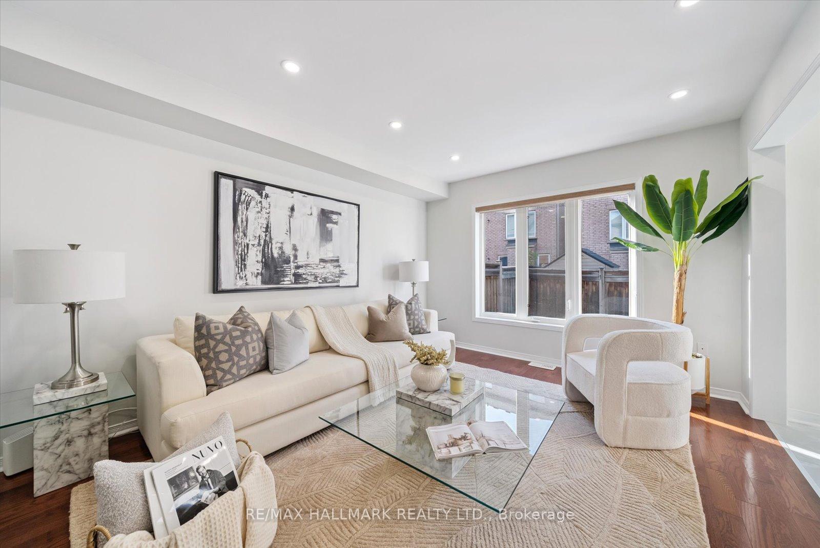 8 Westcliffe Crescent