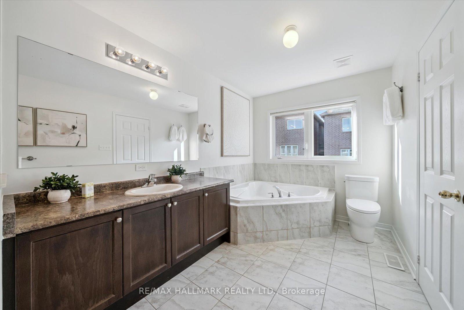8 Westcliffe Crescent