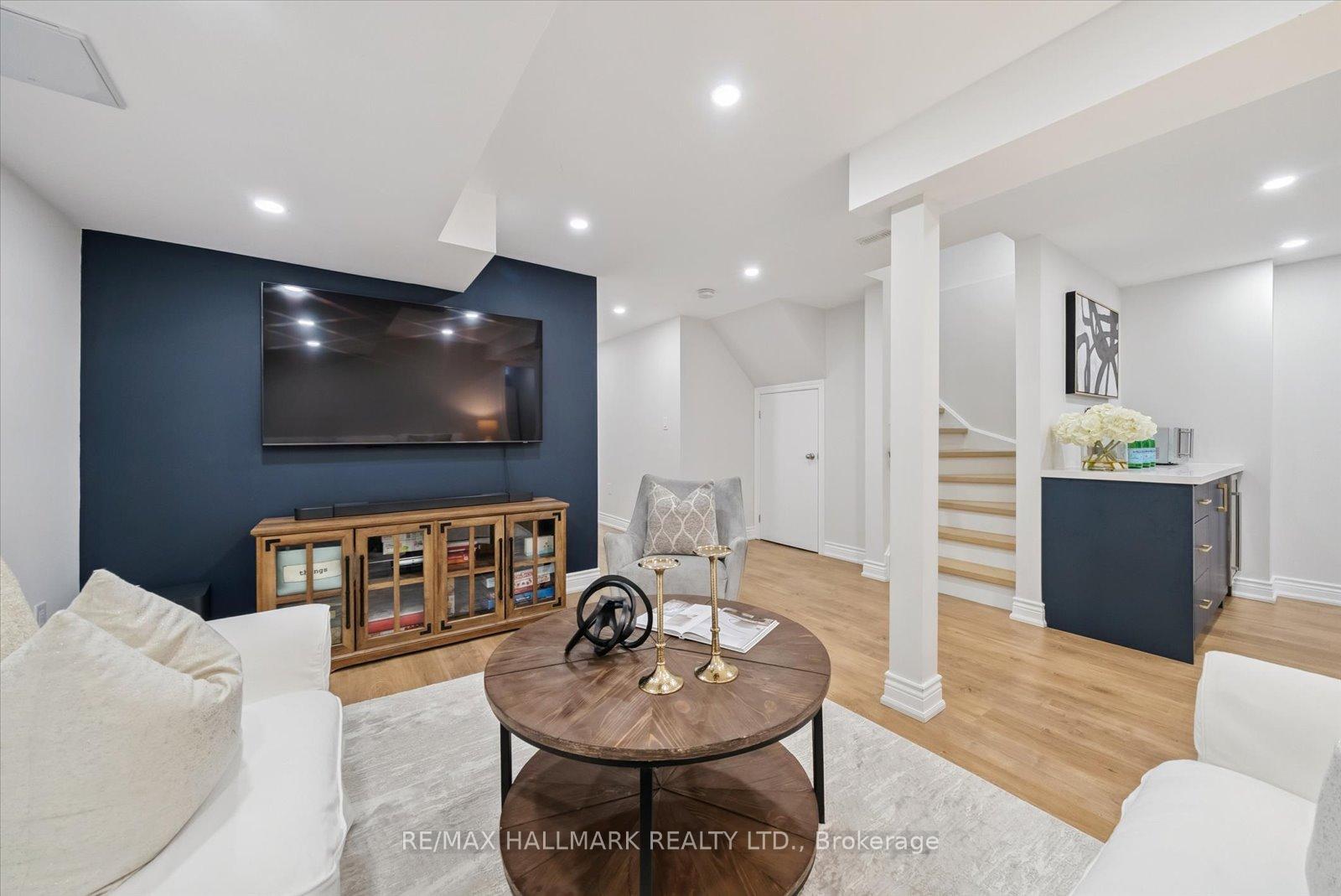 8 Westcliffe Crescent