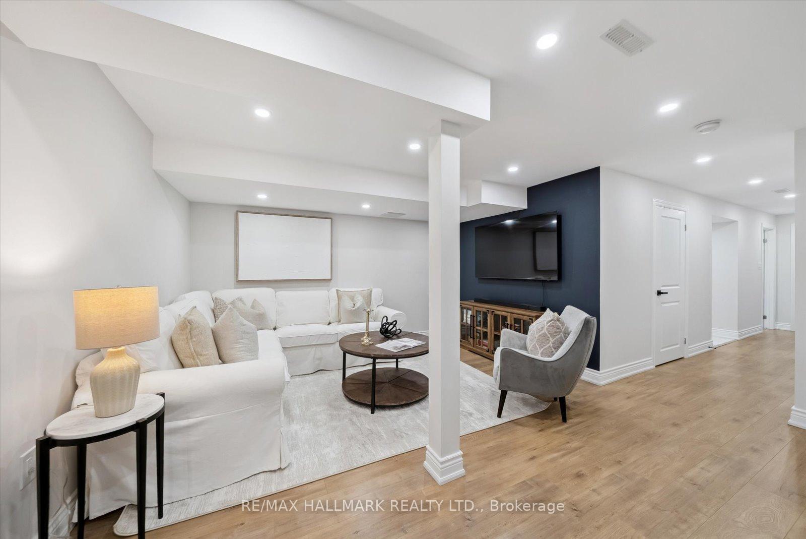 8 Westcliffe Crescent