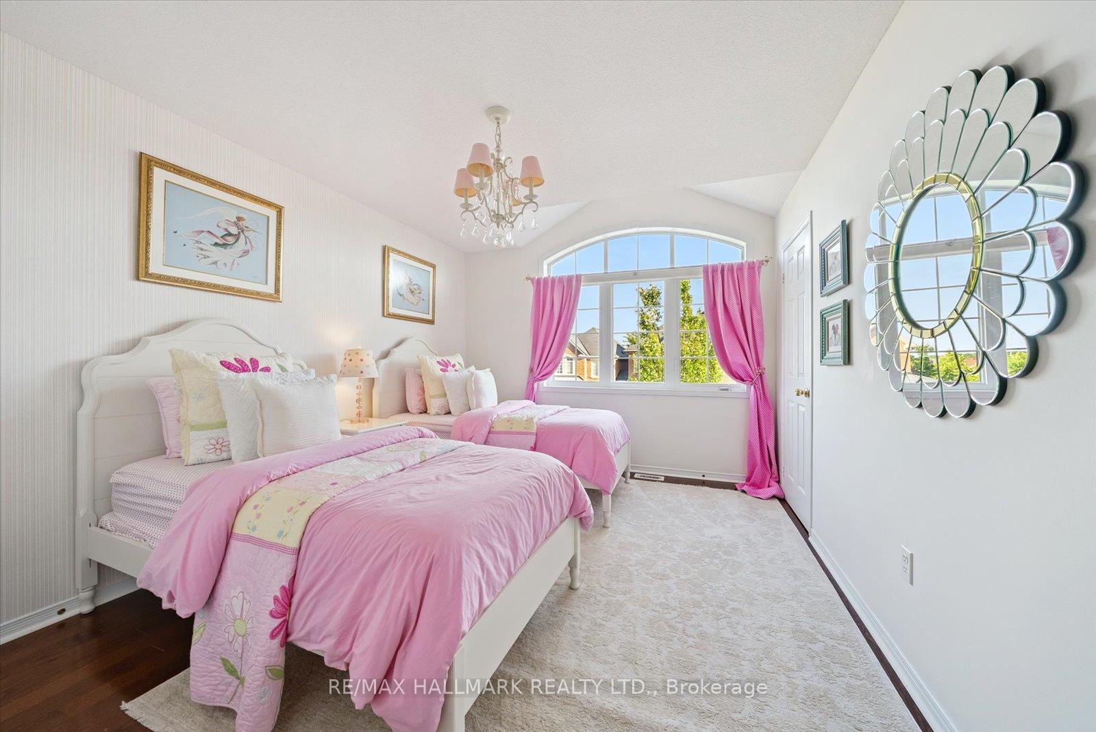8 Westcliffe Crescent