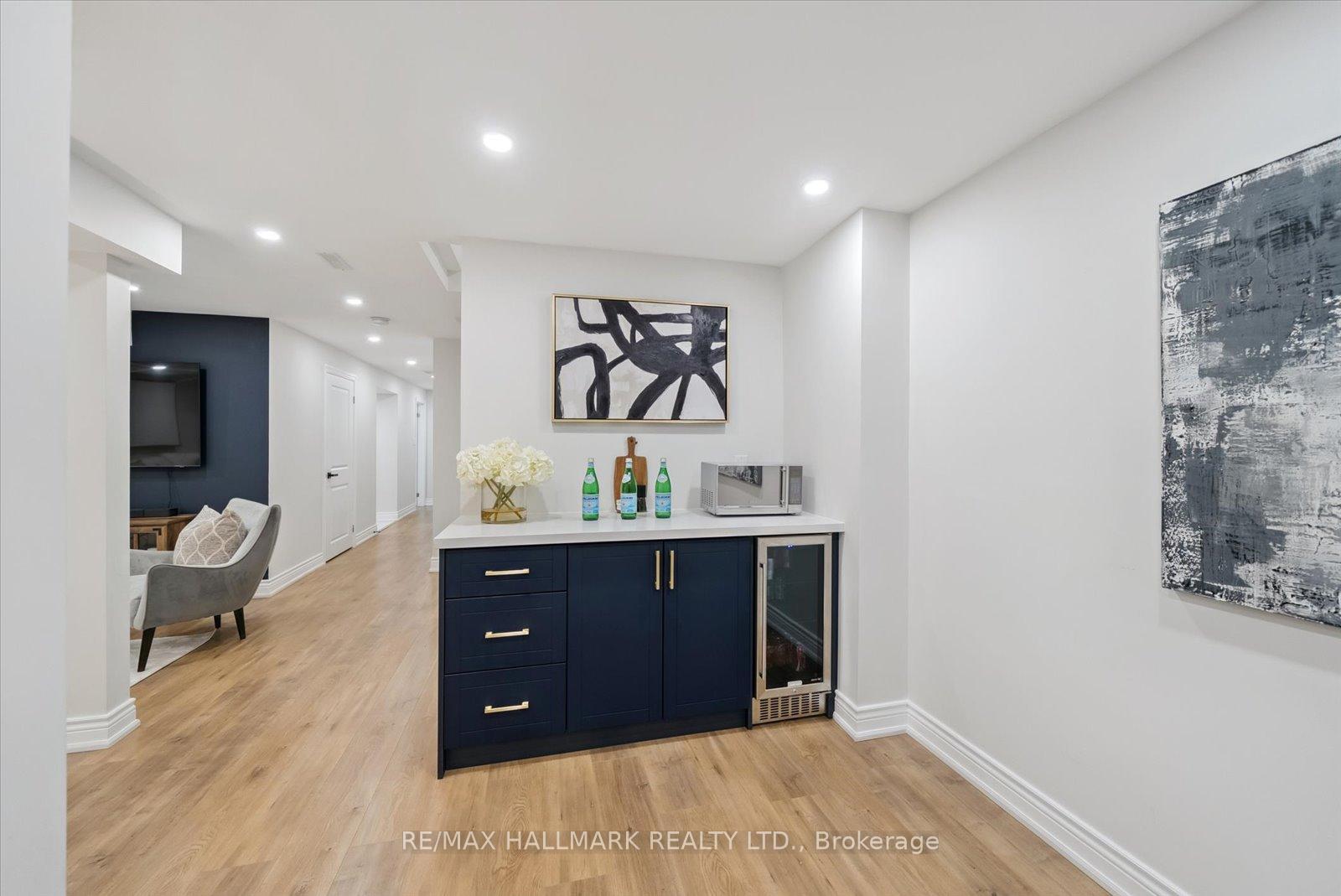 8 Westcliffe Crescent