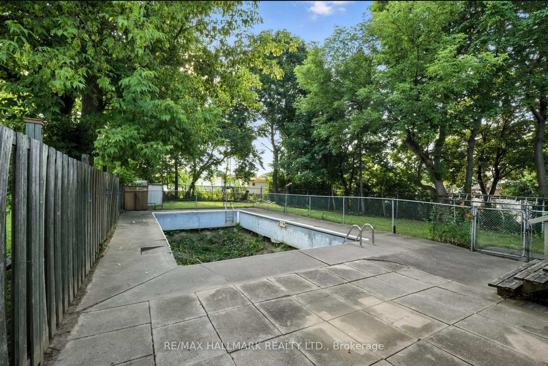2975 Weston Road, Toronto W05
