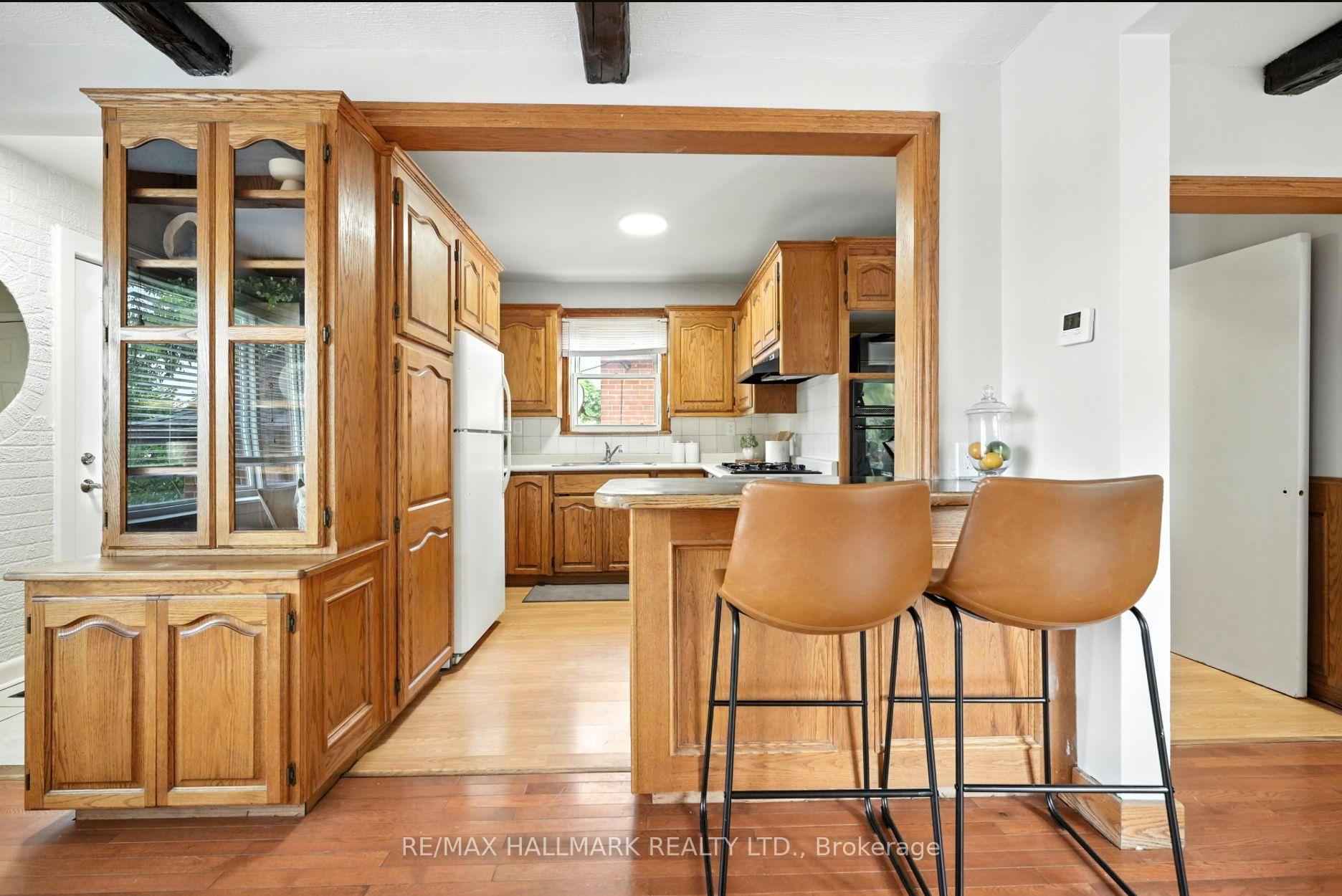 2975 Weston Road, Toronto W05