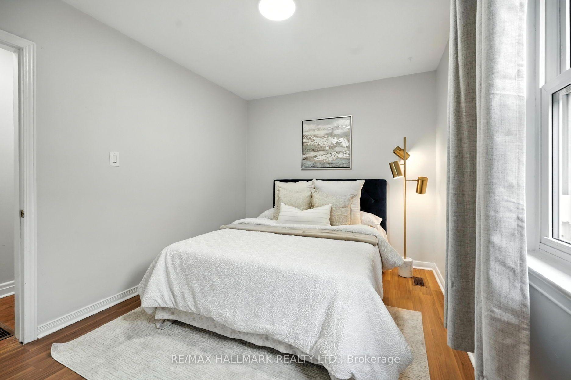 2975 Weston Road, Toronto W05