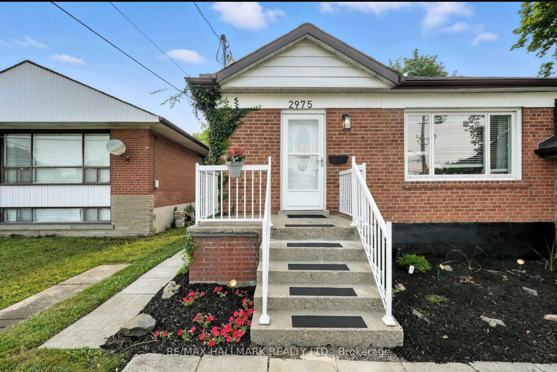 2975 Weston Road, Toronto W05