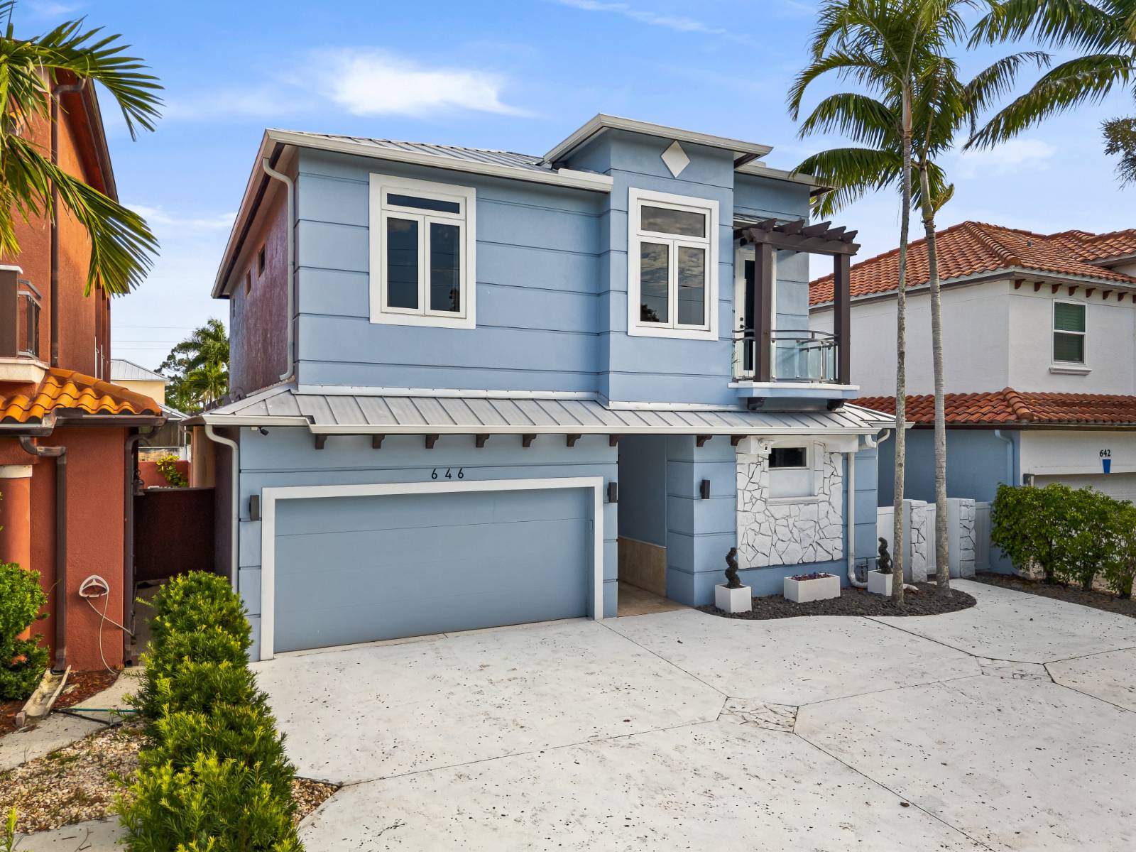 646 111th N