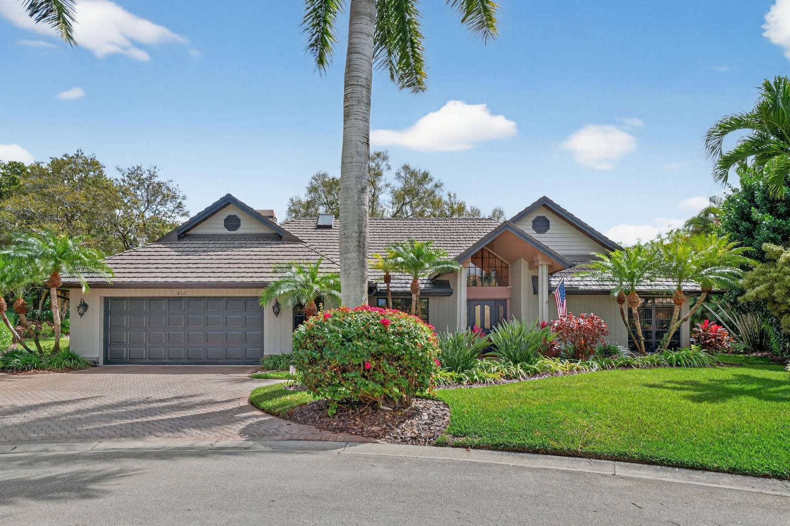 812 Pine Creek Ln
