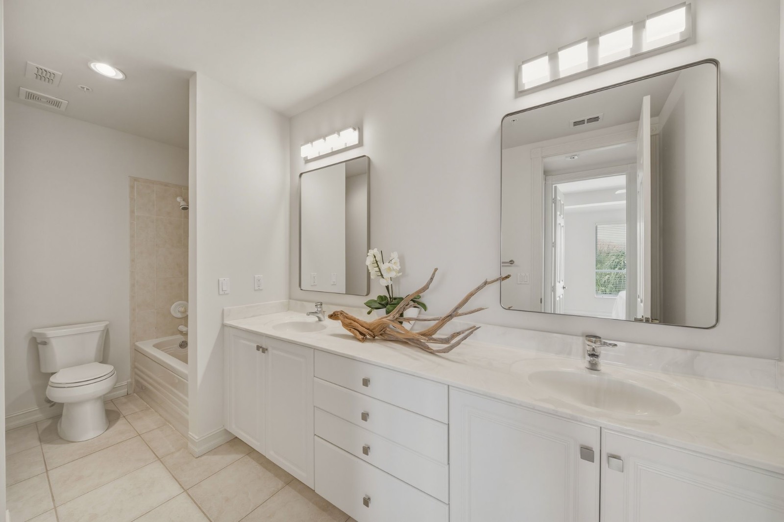 1845 Les Chateaux Blvd, #303
