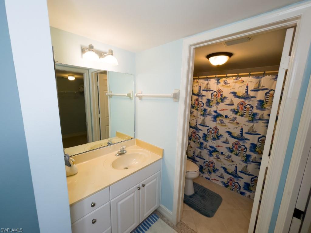 3072 Sandpiper Bay CIR # M202