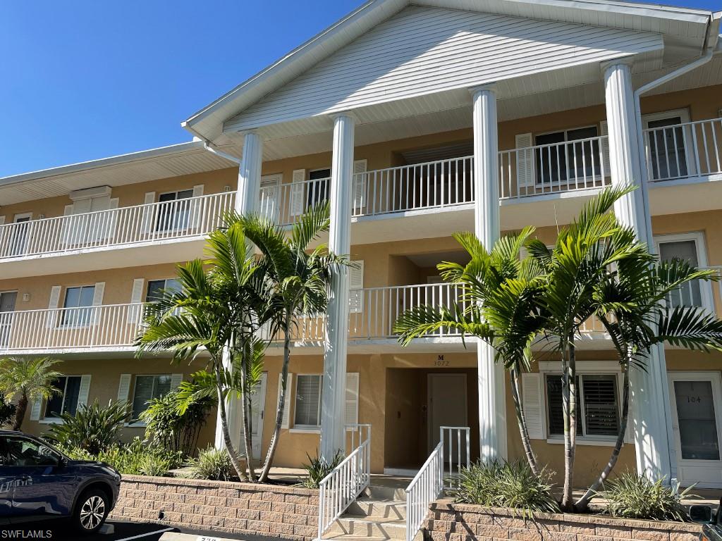 3072 Sandpiper Bay CIR # M202