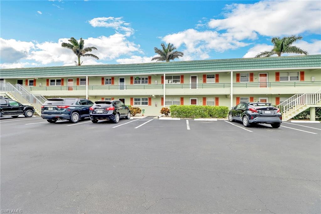 300 Valley Stream DR # 4 Unit: A-4