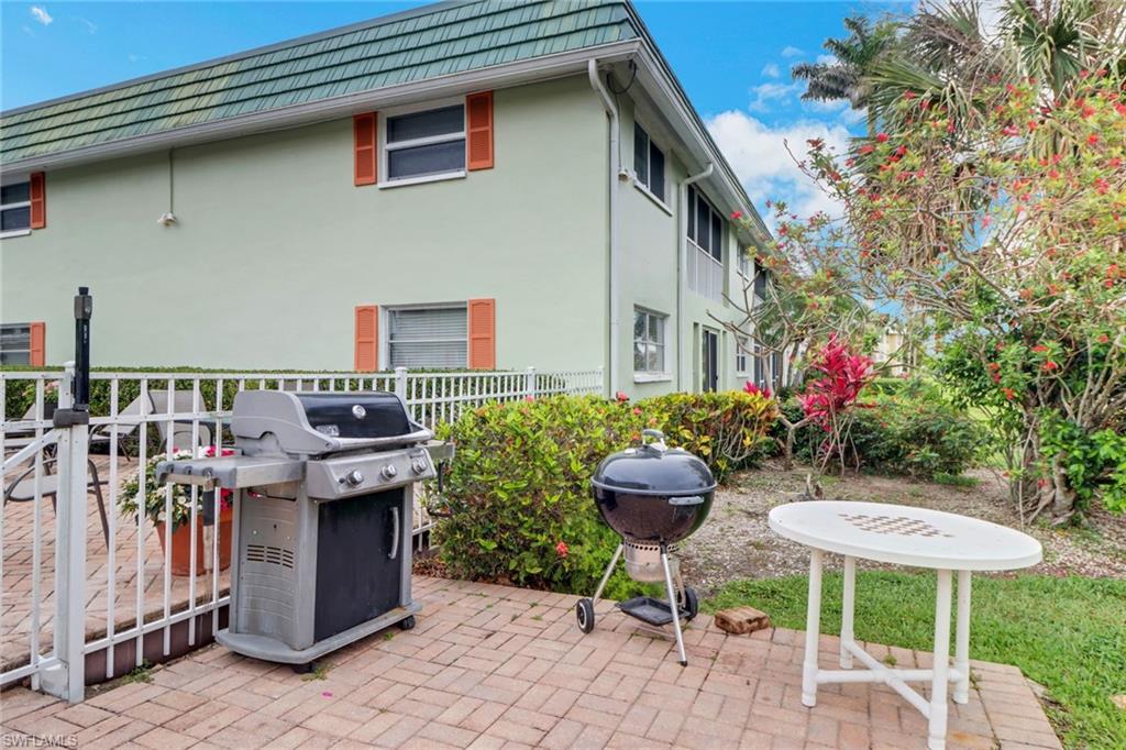 300 Valley Stream DR # 4 Unit: A-4