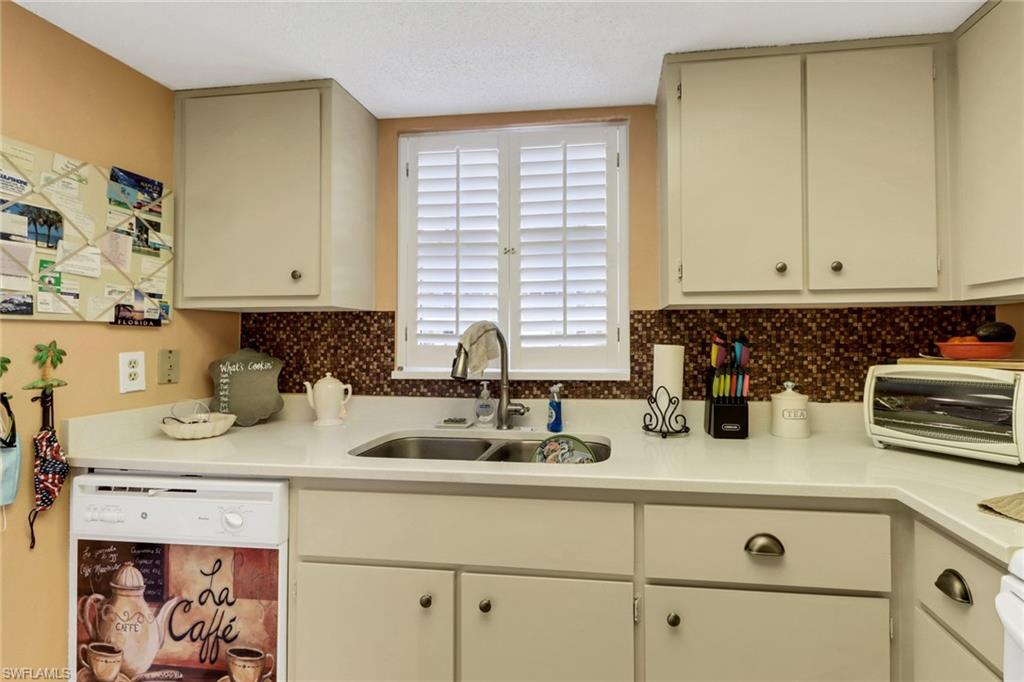 300 Valley Stream DR # 4 Unit: A-4