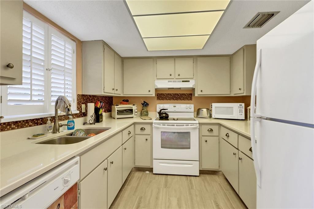 300 Valley Stream DR # 4 Unit: A-4