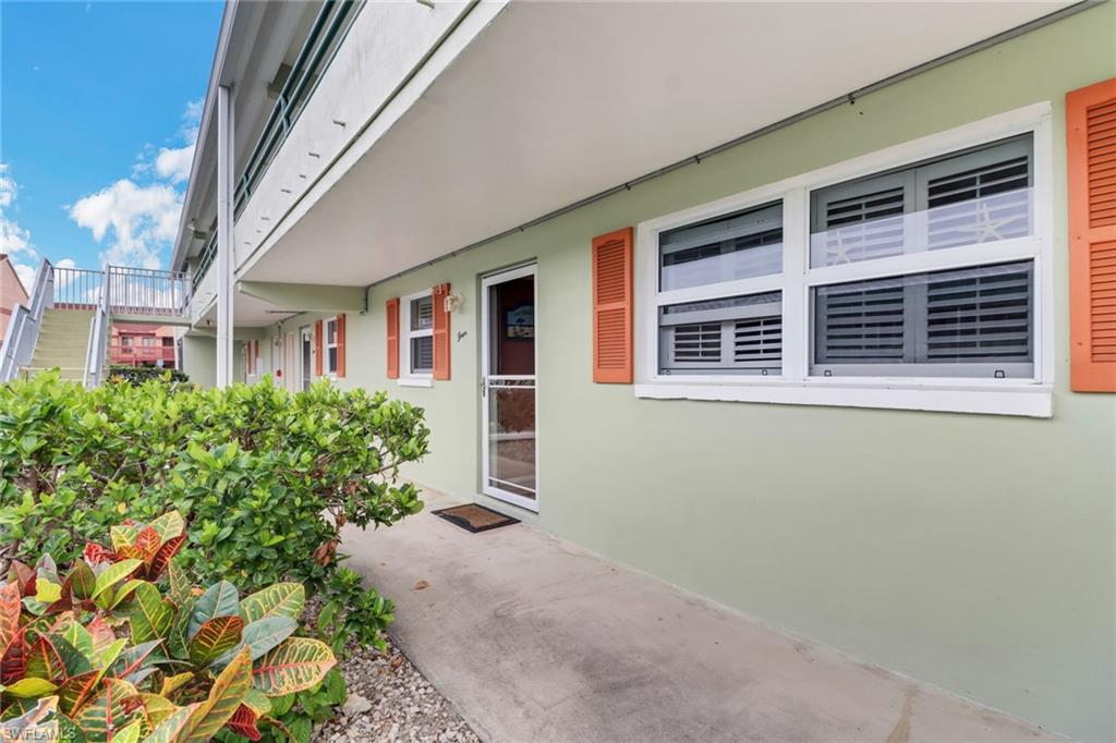 300 Valley Stream DR # 4 Unit: A-4