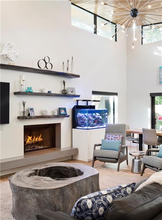 1205 Diana AVE