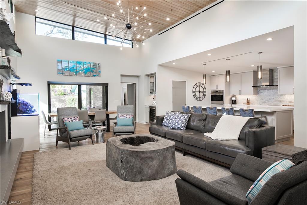 1205 Diana AVE