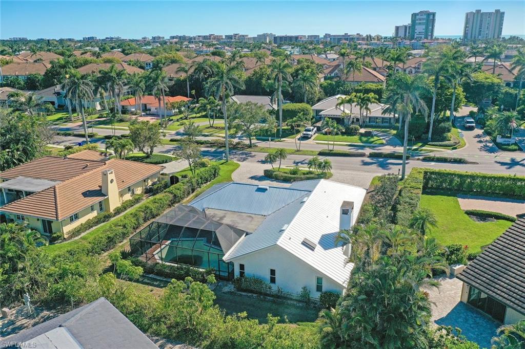 601 Park Shore DR