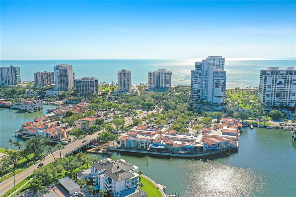 601 Park Shore DR